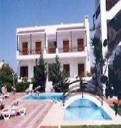 Ξενοδοχείο με διαμερίσματα Rena